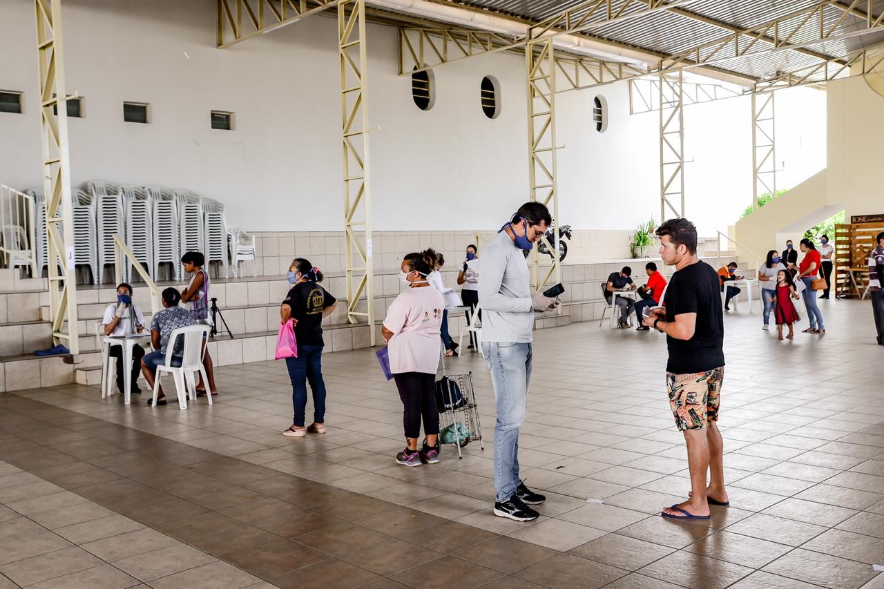 Rede de Solidariedade realiza entrega de cestas básicas em Caruaru