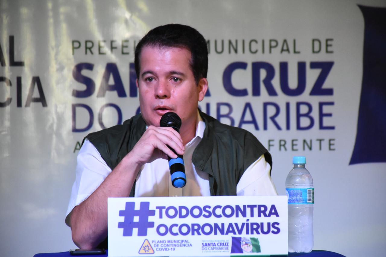 Em coletiva, Edson Vieira apresenta ações de combate ao coronavírus