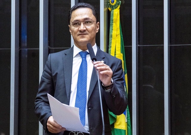 Projeto de André Ferreira que visa reduzir a conta de luz vai a votação nesta quarta