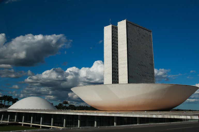 Deputados pernambucanos emitem nota sobre projeto polêmico