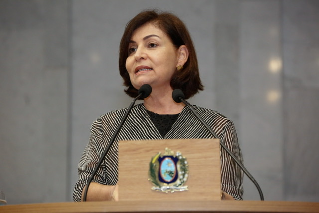 Meia-entrada para professores da rede de ensino particular é aprovada em Comissão da Alepe