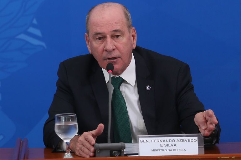 Através de nota, ministro da Defesa critica ataques a jornalistas