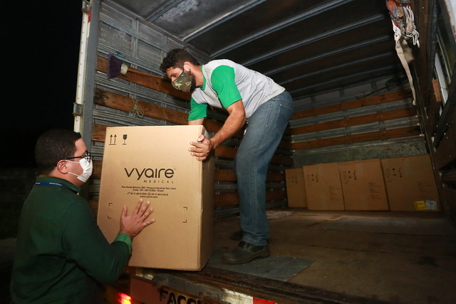 Pernambuco recebe mais 35 respiradores para hospitais da capital e interior