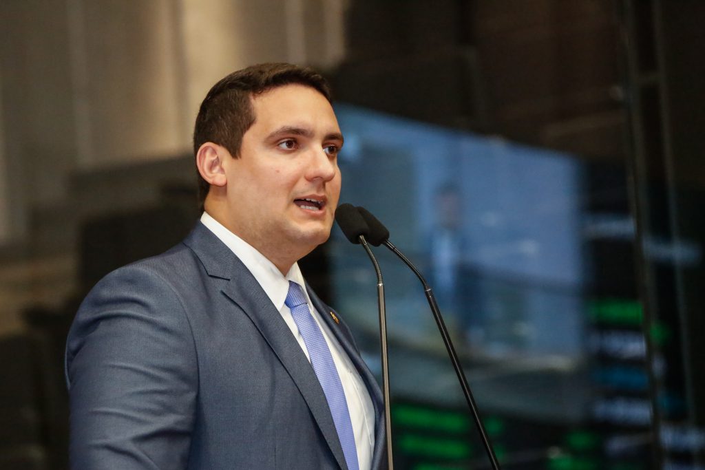 Romero Albuquerque sai em defesa de Clarissa Tércio e critica o PSOL