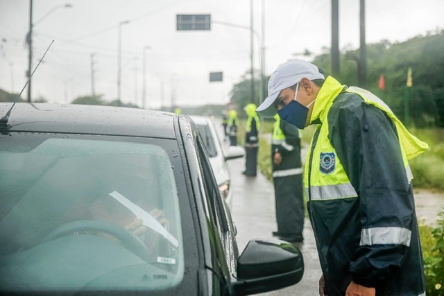 Primeiro dia de lockdown no Recife é marcado por dura fiscalização