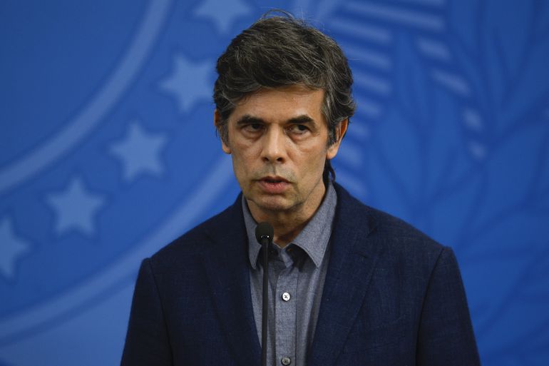 Nelson Teich pede demissão do Ministério da Saúde