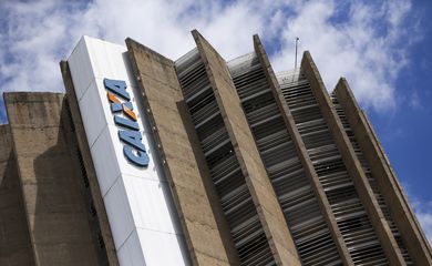 Em reunião com presidente da Caixa, Silvio cobra urgência em ações