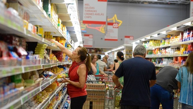 Prefeitura de Caruaru decreta novas restrições para farmácias, padarias e mercados