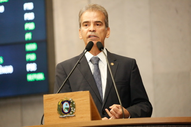 Alberto Feitosa acusa Geraldo Júlio de tentar politizar pandemia