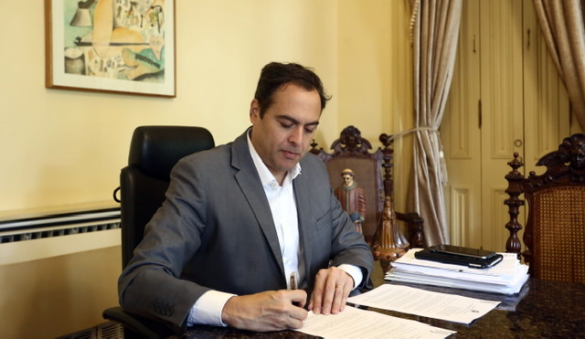 Paulo sanciona lei que permite a apreensão de veículos durante a quarentena