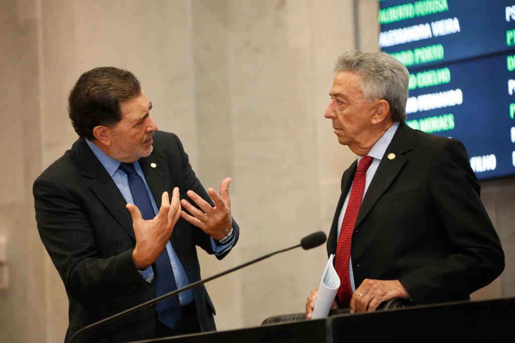 Cenário atual dificulta ainda mais a vida de Tony e Queiroz