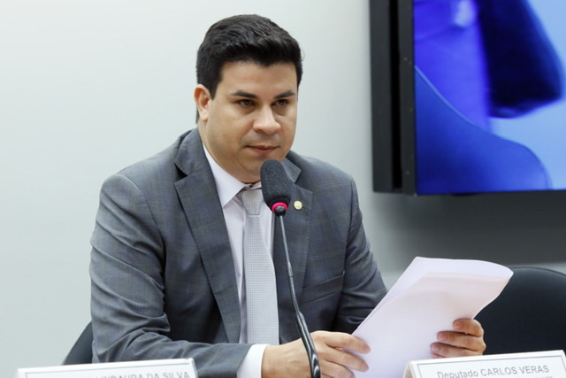 Carlos Veras lança cartilha voltada para as eleições municipais