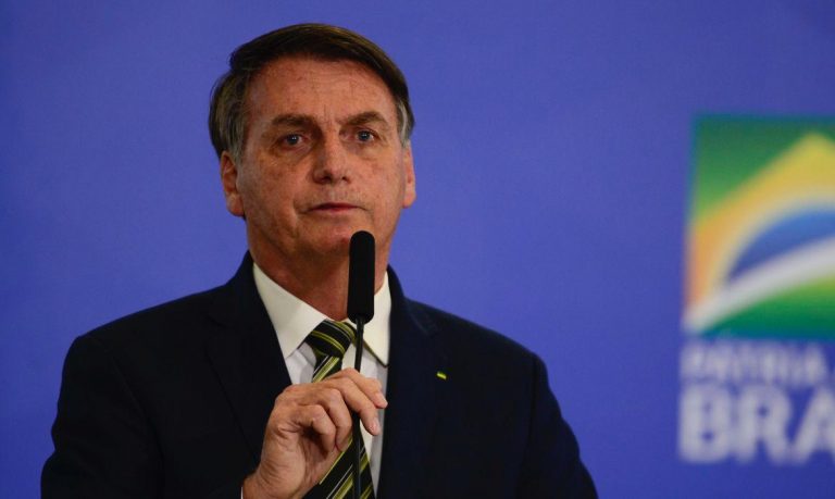 Bolsonaro sinaliza duas parcelas extras de R$ 300 do auxílio emergencial