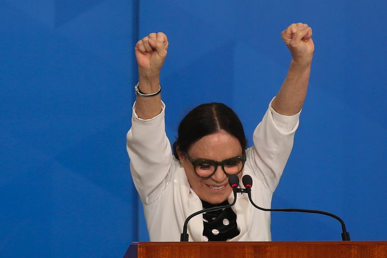 Regina Duarte é exonerada da secretaria de Cultura