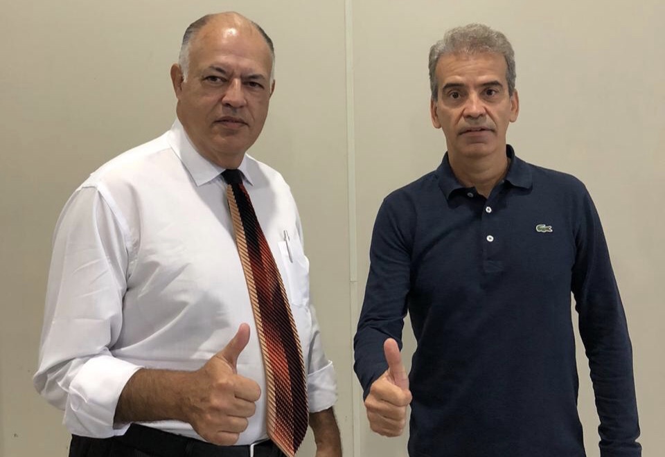 No Recife, Alberto Feitosa recebe o apoio do Pastor Eurico