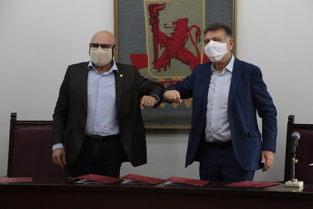 Amupe e UFPE assinam convênio para aumentar testagem da Covid-19