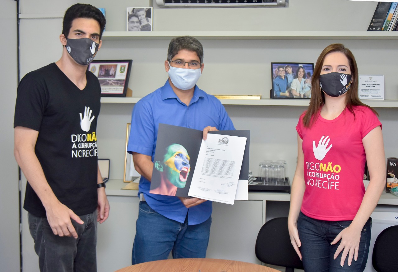 Delegada pede transparência de Geraldo Julio em compras durante pandemia