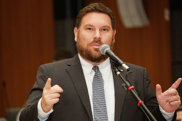 Wanderson faz críticas ao sistema de transporte público da RMR