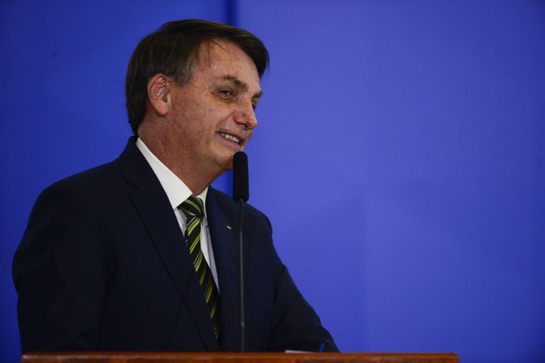 Bolsonaro veta uso de R$ 8,6 bilhões para combate à Covid-19
