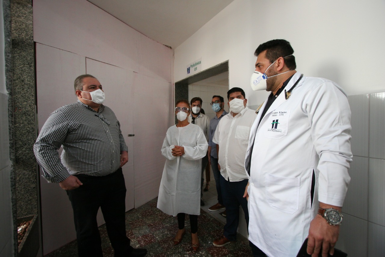 Estado entrega respiradores e EPIs em Caruaru e Bezerros