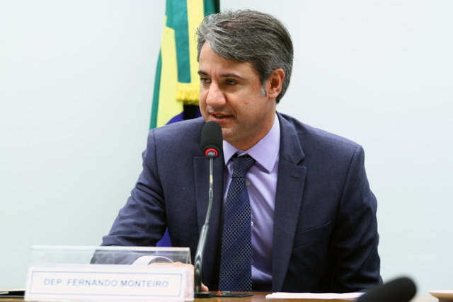 Setor de Radiodifusão reconhece atuação de Fernando Monteiro