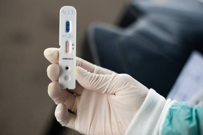 Amupe distribui 100 mil testes rápidos para os municípios