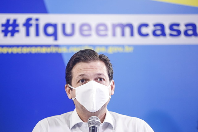 Prefeito do Recife anuncia a chegada de mais 36 respiradores