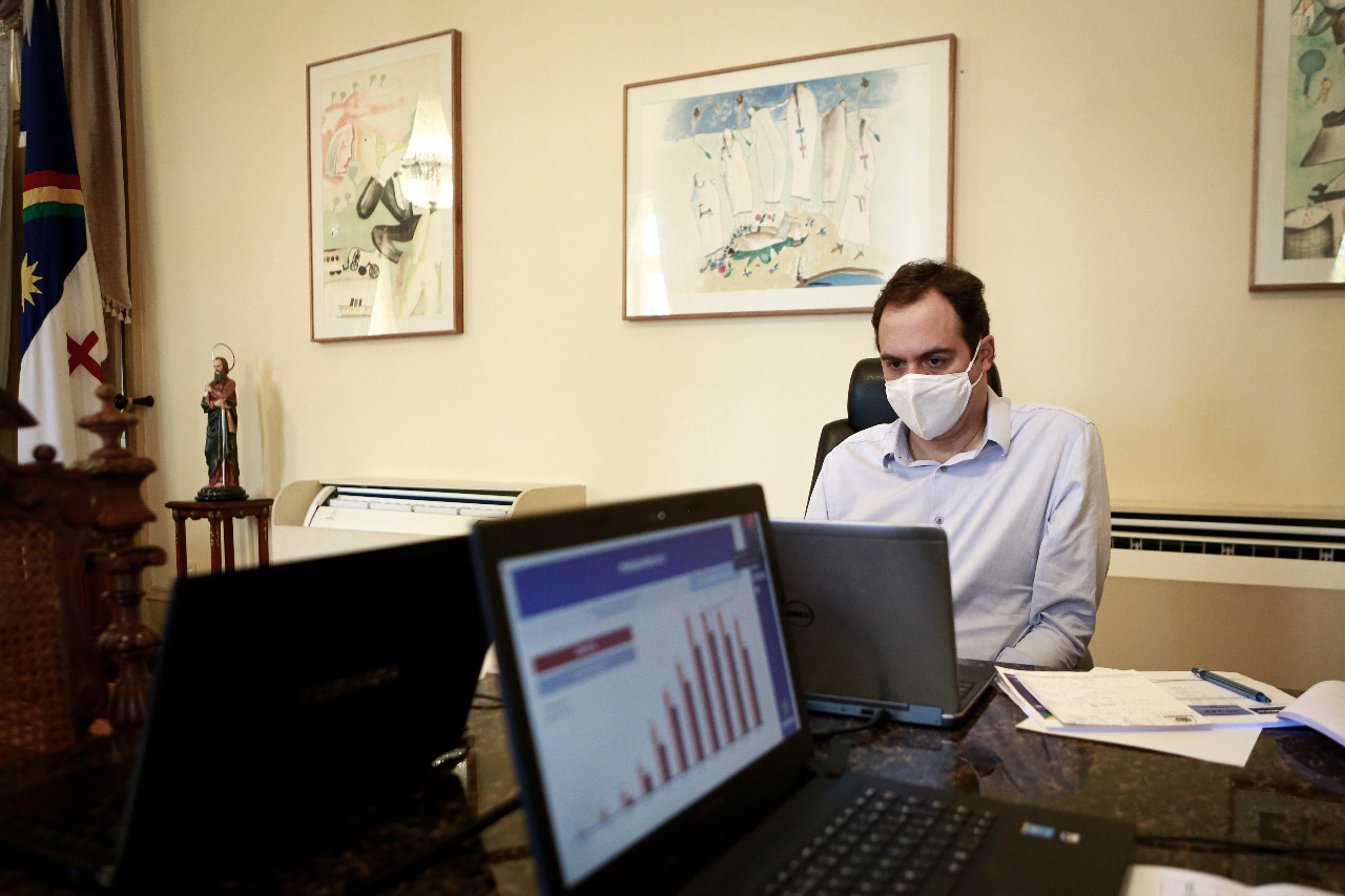 Paulo Câmara se reúne com prefeitos de cidades do Sertão