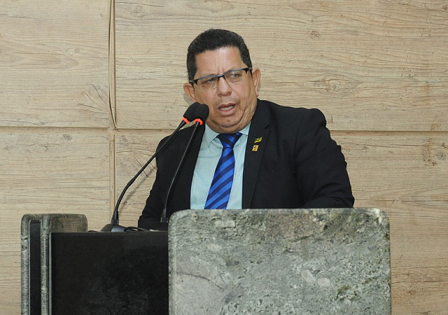 Edjailson da Caru Forró quer nomes de vereadores em placas de obras inauguradas em Caruaru