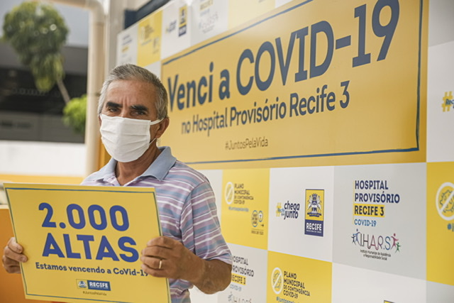Hospital de campanha registra alta de número 2 mil no Recife