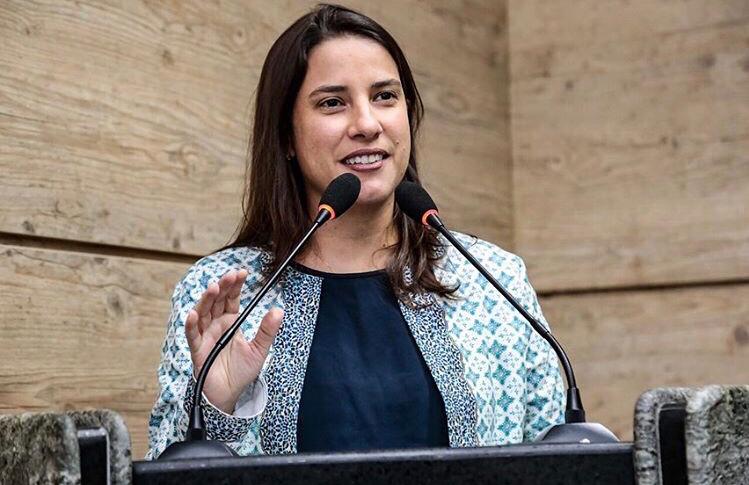 Raquel Lyra entra no jogo para tentar atrair o PSL