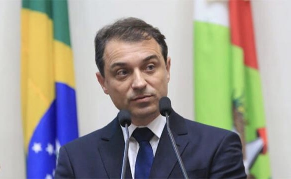 Governador de Santa Catarina é alvo de processo de impeachment