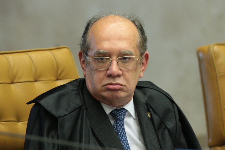 Após declaração polêmica, Gilmar Mendes emite nota