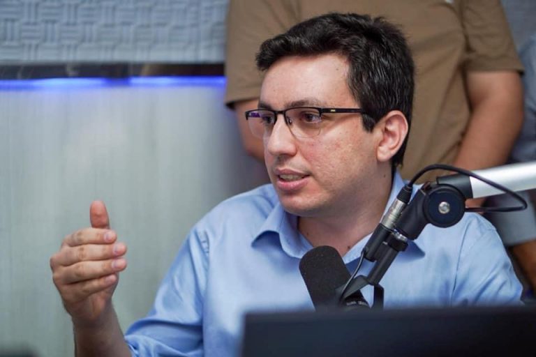 Raffiê pede que Prefeitura de Caruaru apresente um plano de aulas