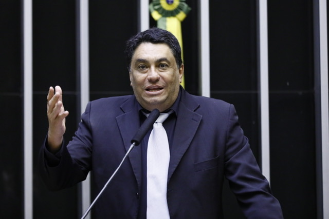 Manoel Santos se licencia da presidência do Sindloja para atuar nas eleições