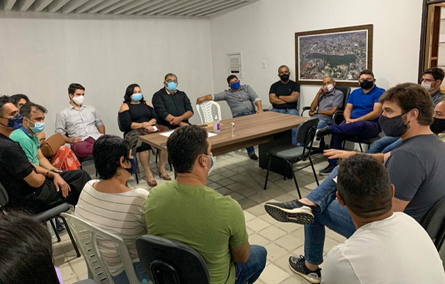 Em Campina, Bruno Cunha Lima recebe apoio de membros do DEM