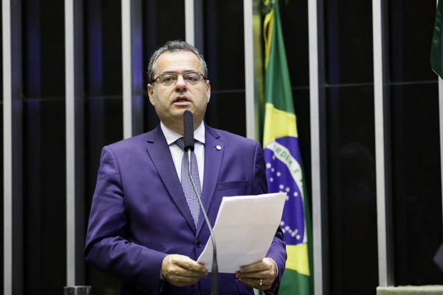 Danilo Cabral critica esvaziamento do Programa Cisternas