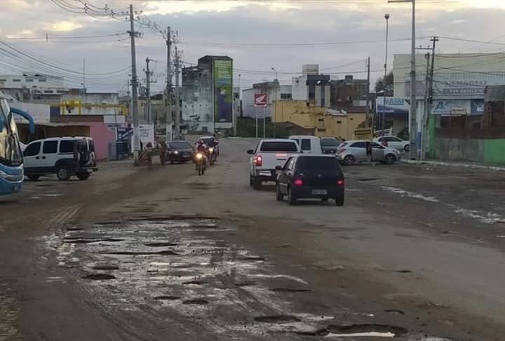 Alessandra Vieira lamenta a precária situação das rodovias no Agreste do Estado