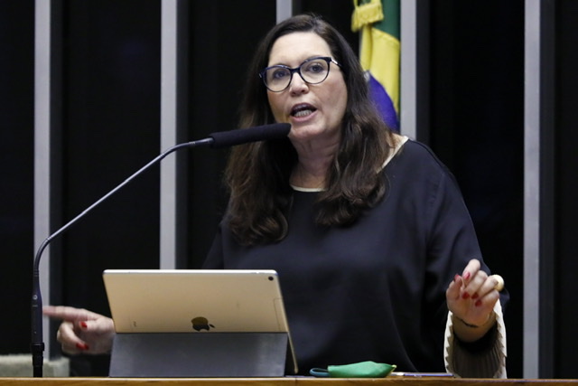 Bia Kicis não é mais vice líder do governo no Congresso