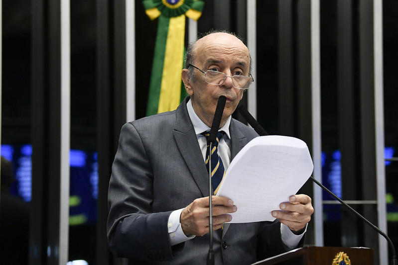 MPF denuncia José Serra por lavagem de dinheiro