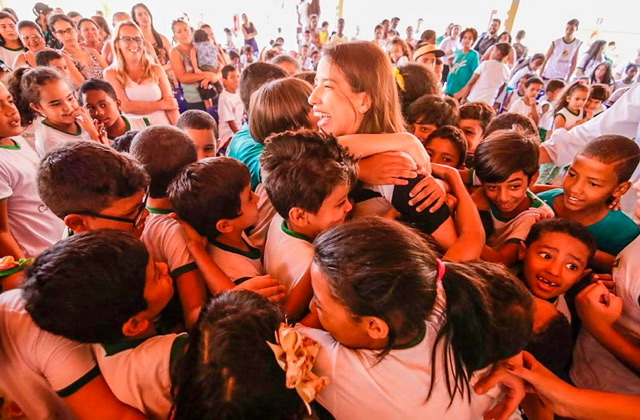 Raquel recebe prêmio “Prefeito Amigo da Criança” da Fundação Abrinq