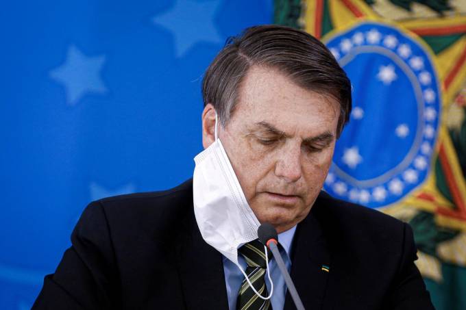 Bolsonaro testa positivo para Covid-19 pela terceira vez