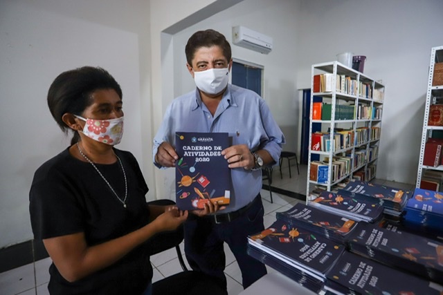 Gravatá inicia entrega de cartões do Bolsa Merenda e dos kits didáticos para alunos da rede municipal