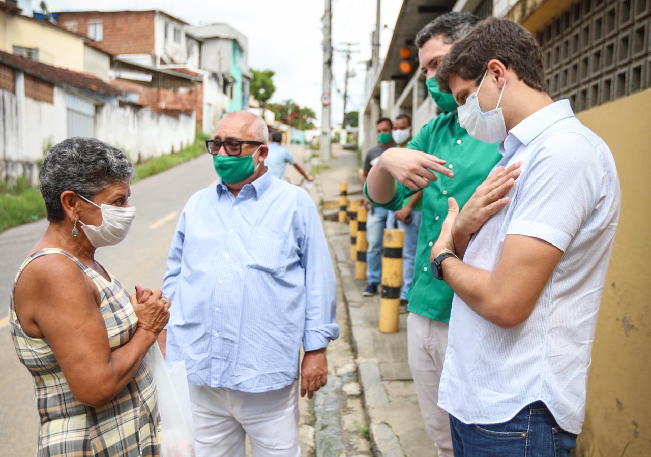 João Campos entra no clima de eleição
