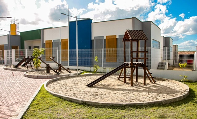 Raquel Lyra faz entrega de mais duas creches e uma praça