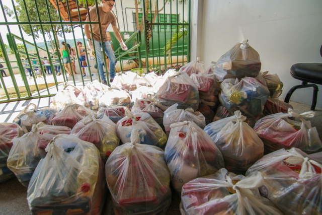 Prefeitura de Caruaru retoma entrega dos kits alimentares