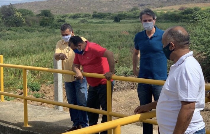 Deputado comemora conclusão de obras da adutora Rio Garças