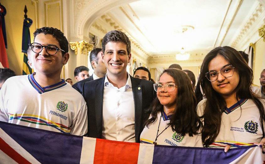 João Campos propõe modelo para nacionalizar o Ganhe o Mundo