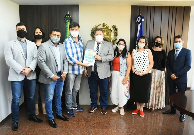 Presidente da Alepe recebe comissão que defende retorno das aulas