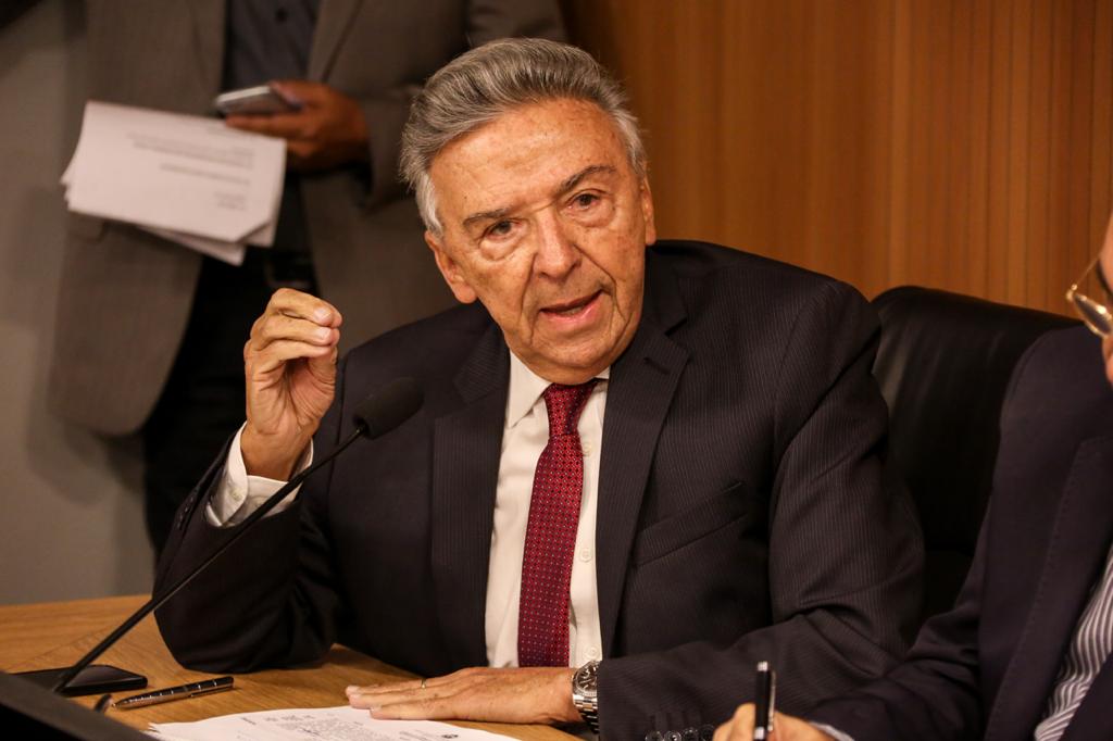 Queiroz pede liberação da Feira de Gado